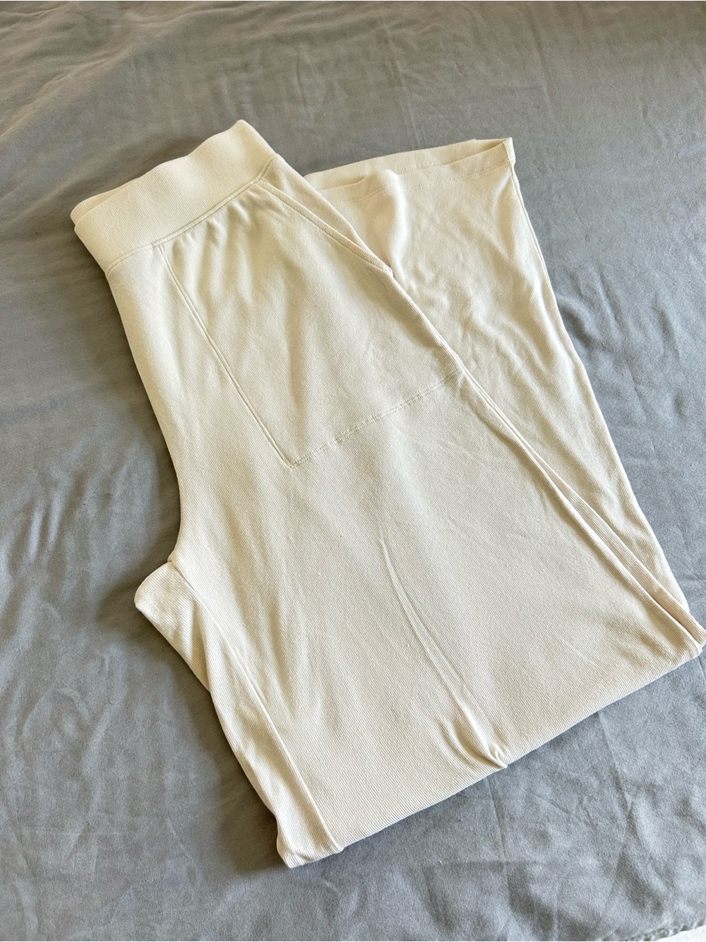 Cream Soft Camisole & Lounge Pants Set - Picture 5 of 5
